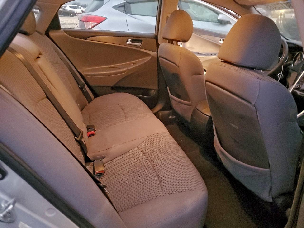 Hyundai SONATA Gls Image 10