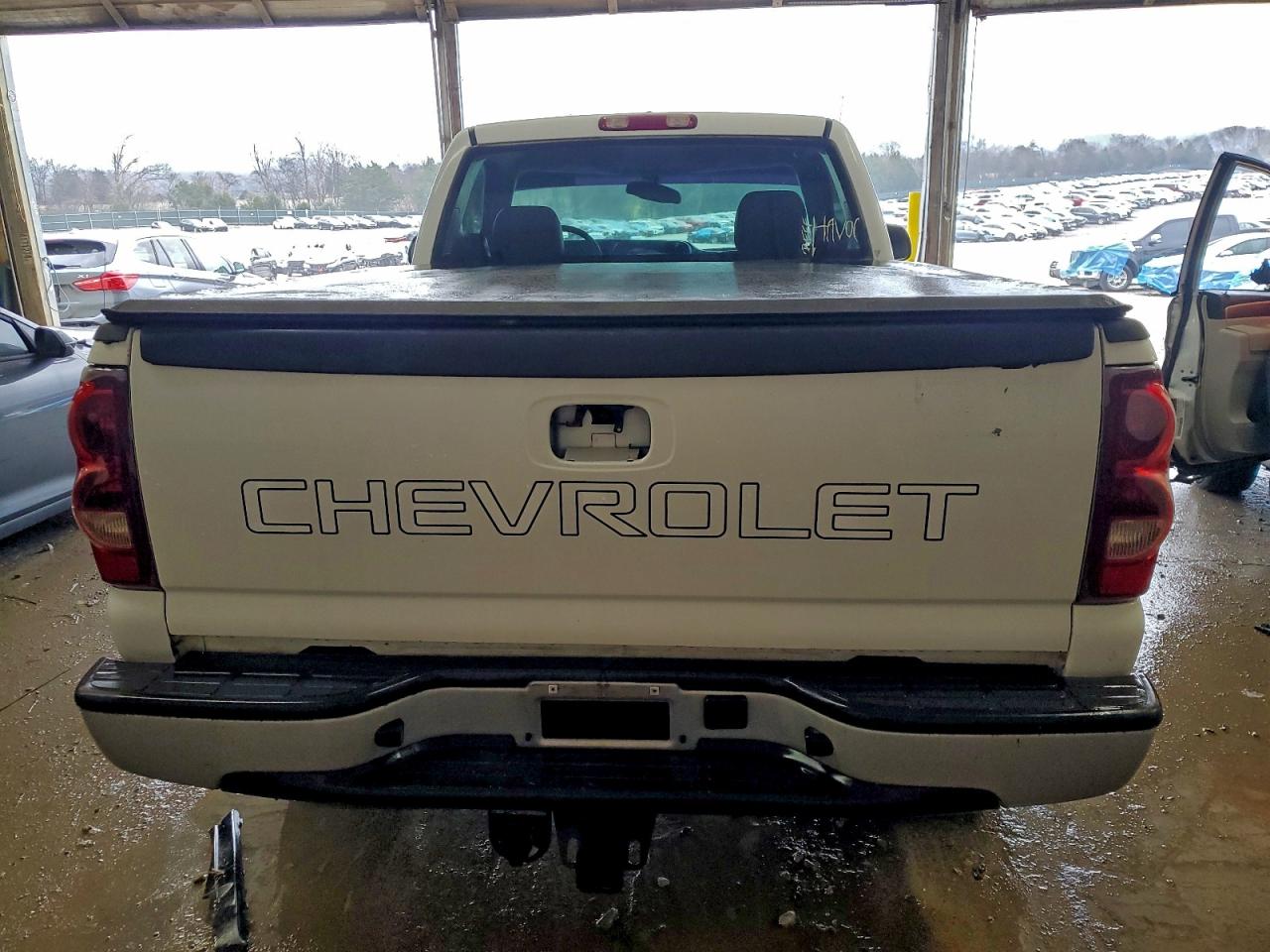 Chevrolet Silverado K1500 Image 4