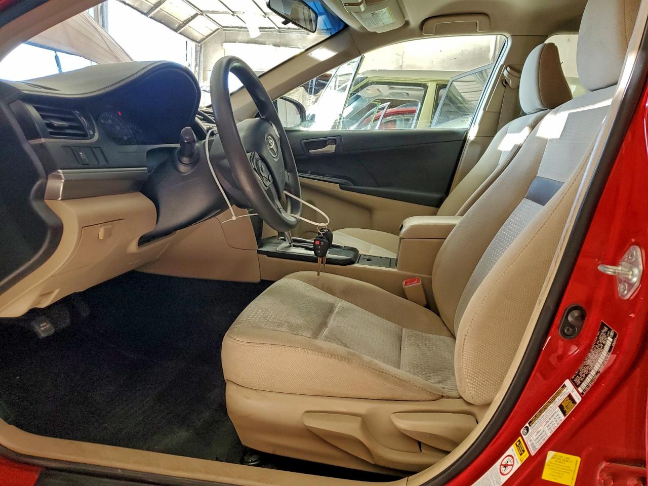 Toyota Camry Base Image 12