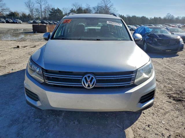 Volkswagen Tiguan S Image 3