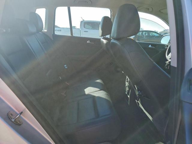 Volkswagen Tiguan S Image 12