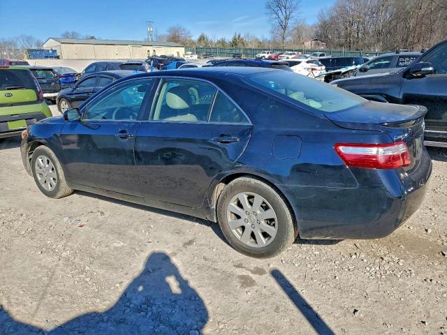 Toyota Camry Ce Image 4