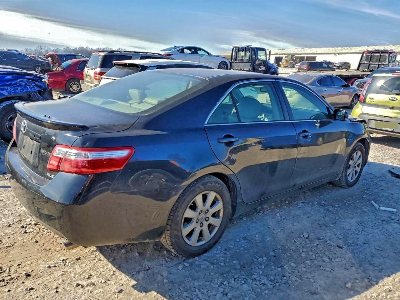 Toyota Camry Ce Image 5