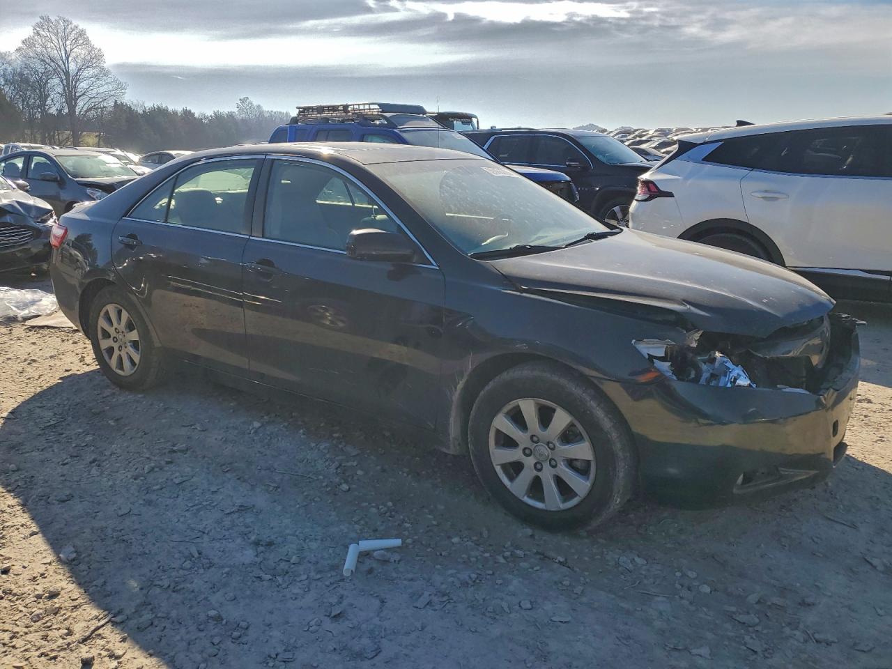 Toyota Camry Ce Image 2