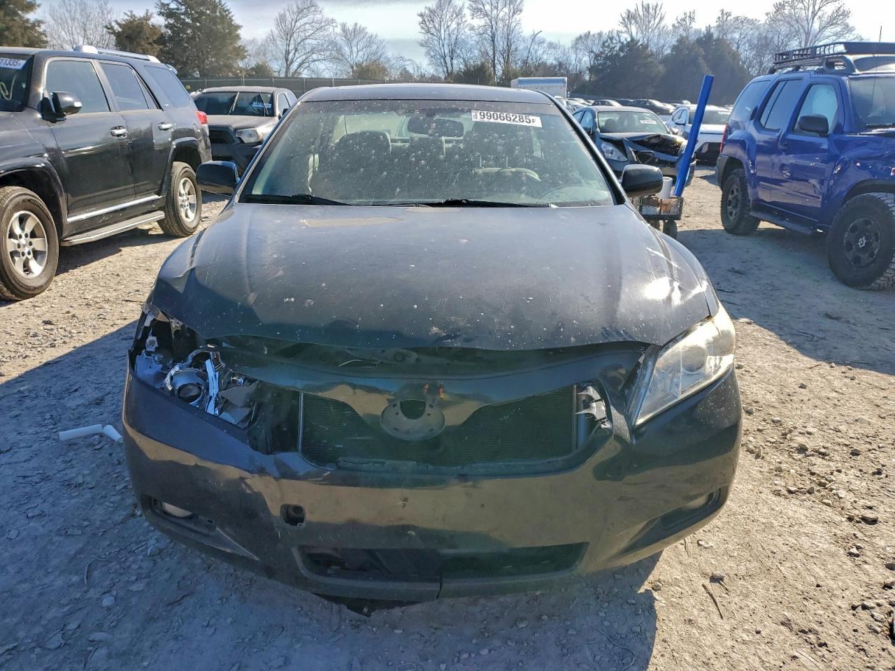 Toyota Camry Ce Image 3