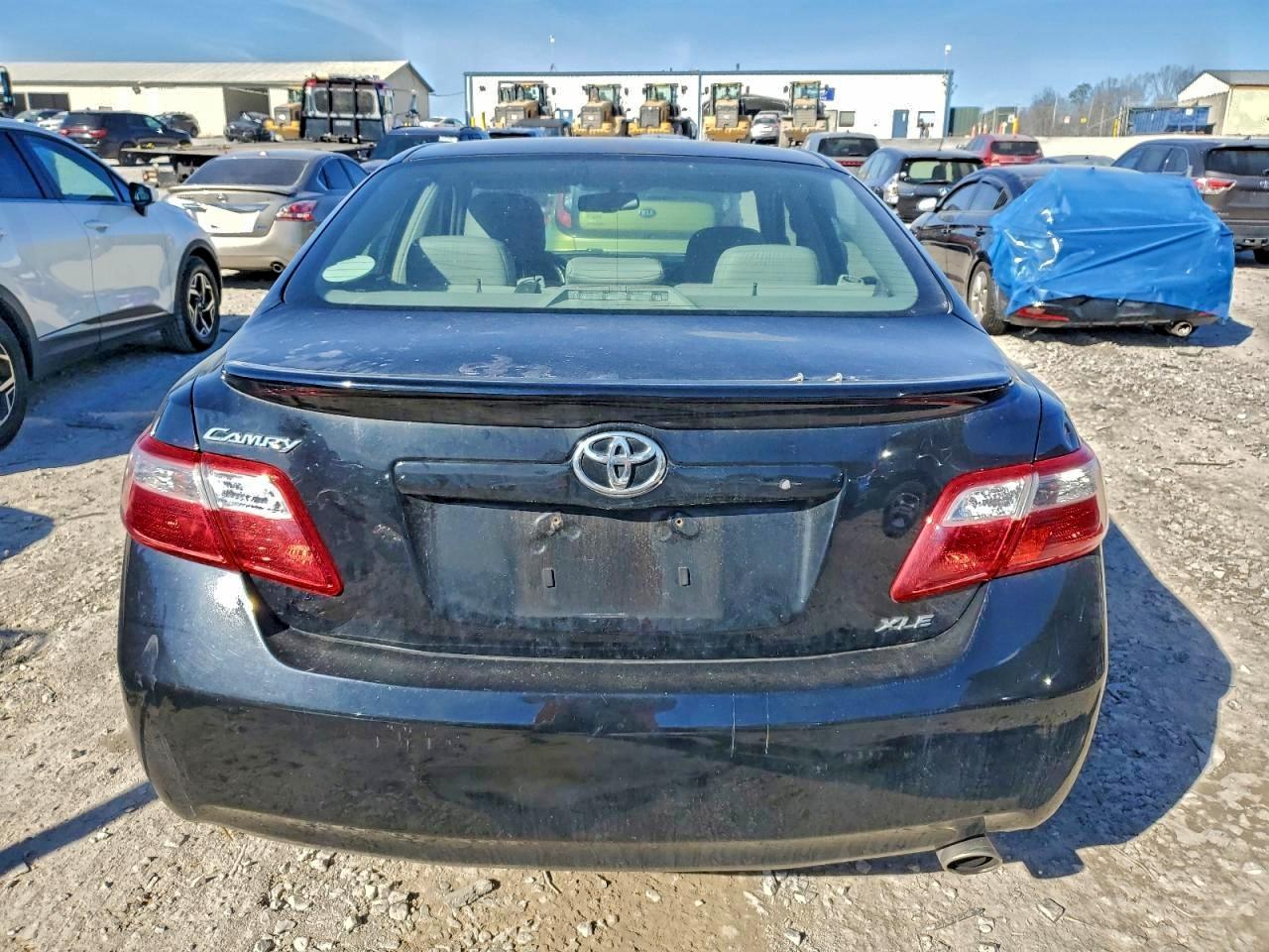Toyota Camry Ce Image 9