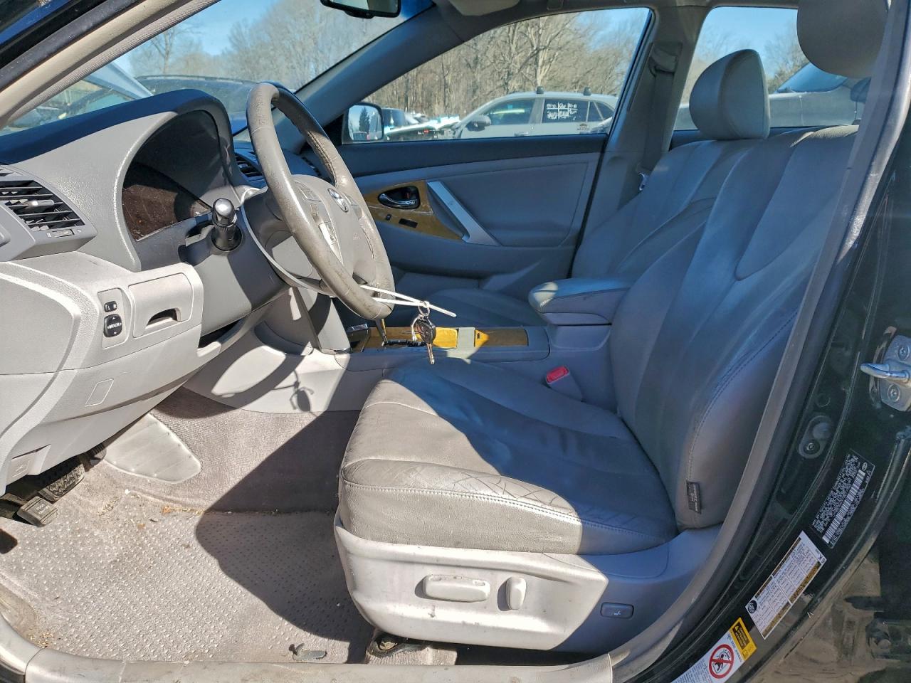 Toyota Camry Ce Image 12