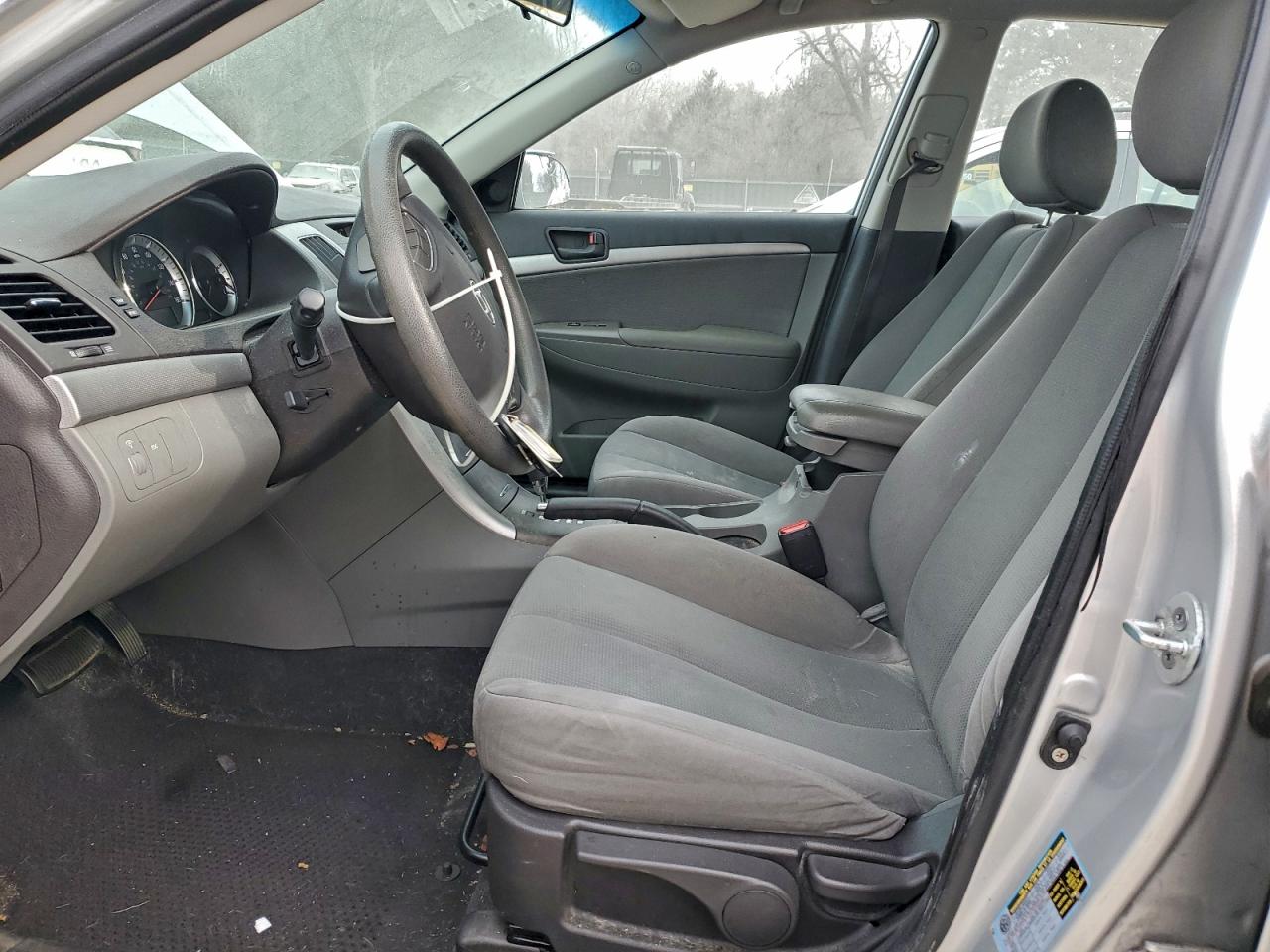 Hyundai SONATA Gls Image 7