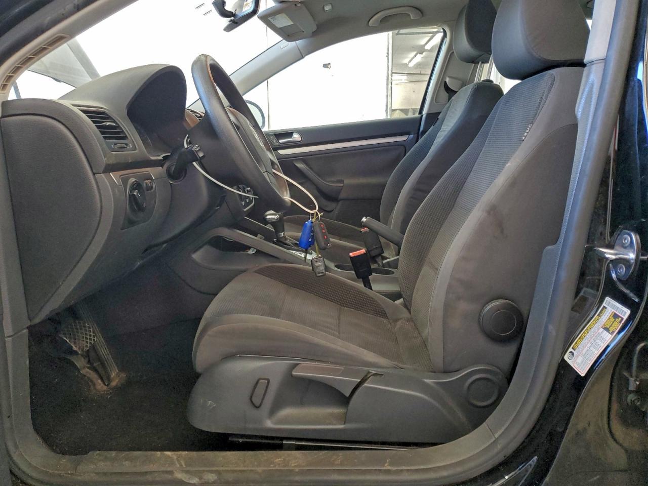 Volkswagen Jetta S Image 5