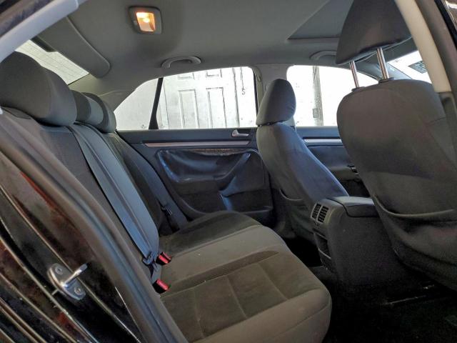 Volkswagen Jetta S Image 12