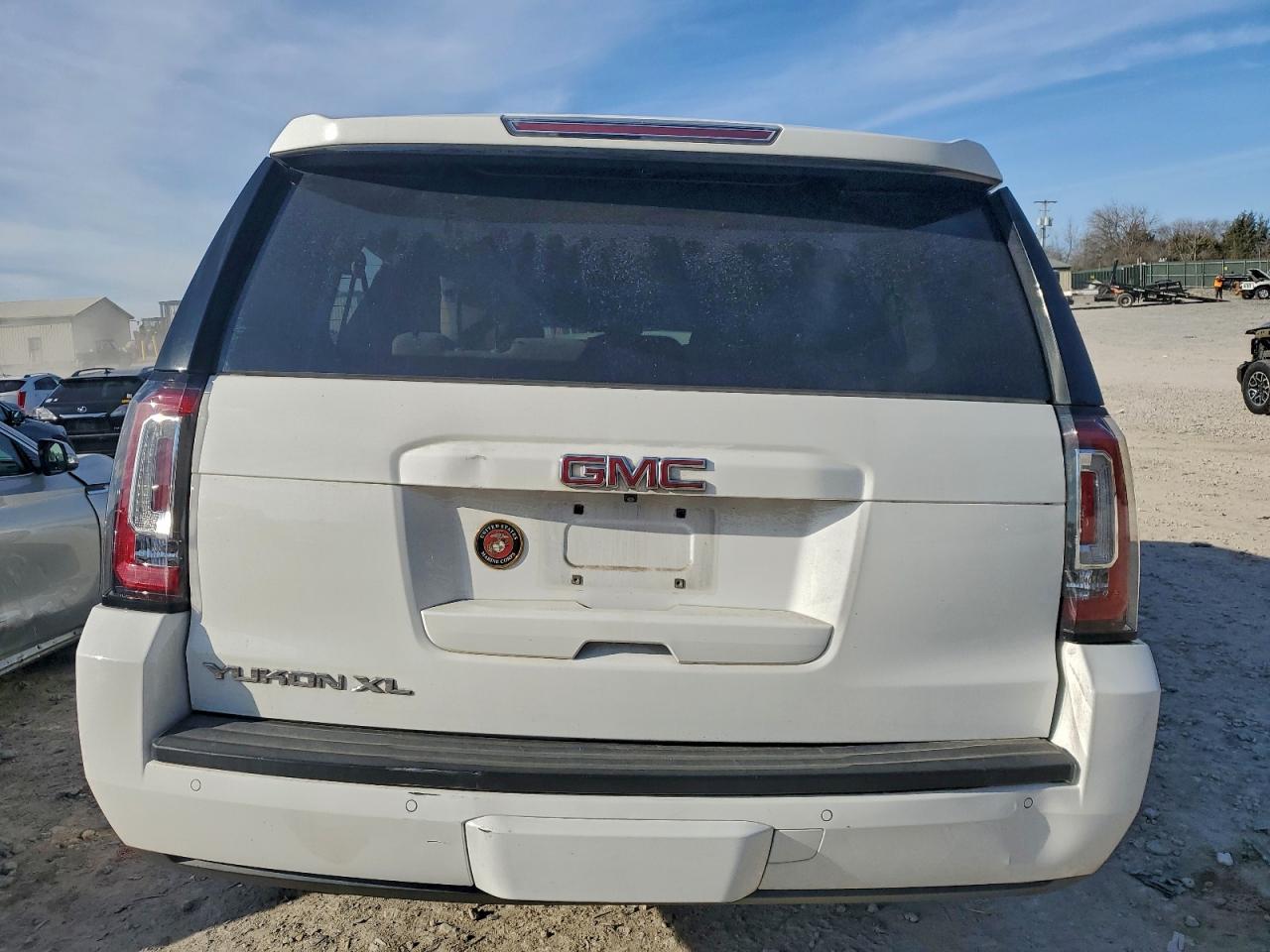 GMC Yukon C1500 Sle Image 4