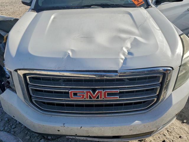 GMC Yukon C1500 Sle Image 13