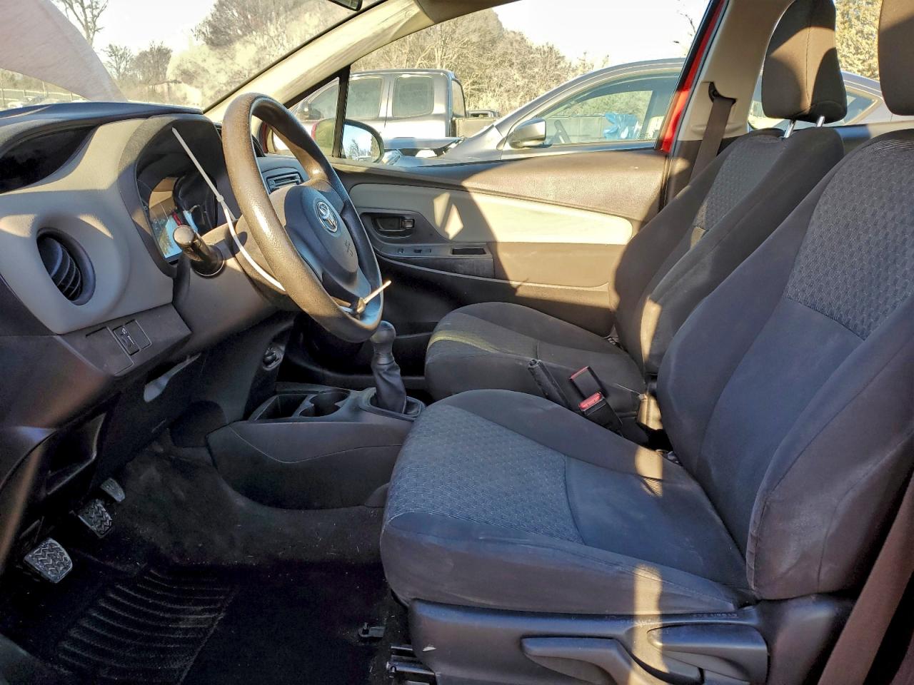 Toyota Yaris Image 10