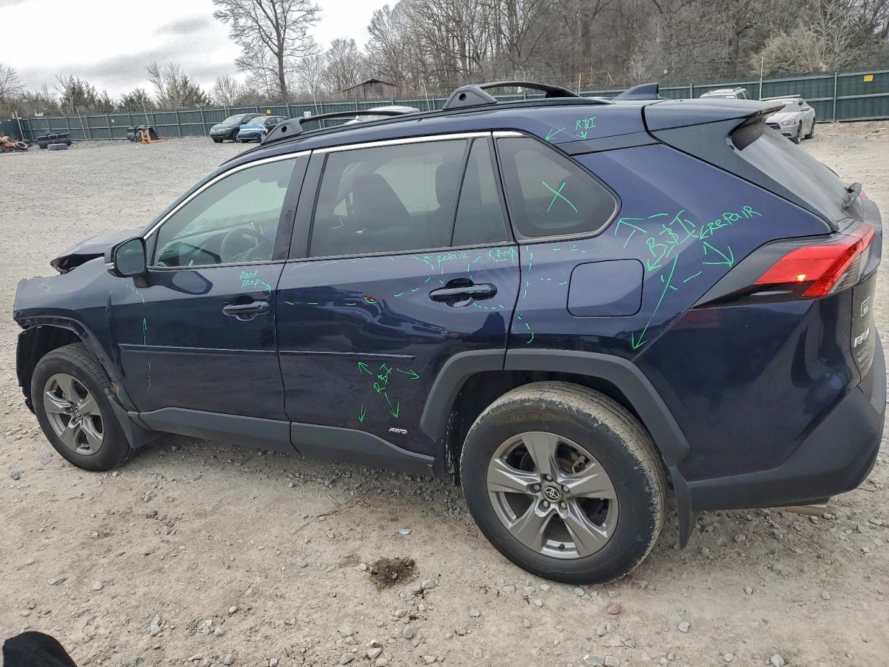 Toyota RAV4 Xle Image 11