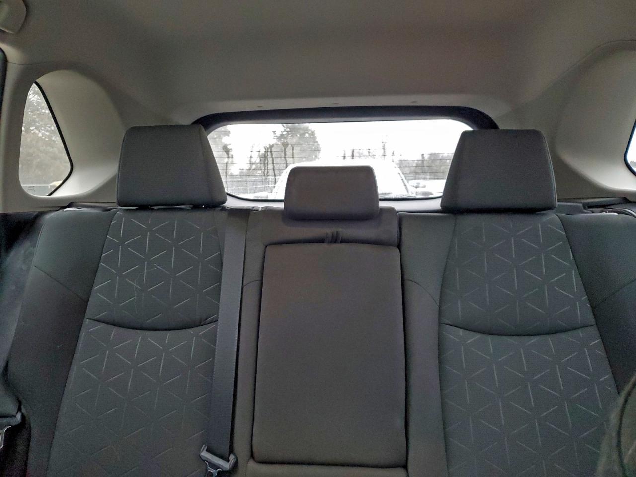 Toyota RAV4 Xle Image 7