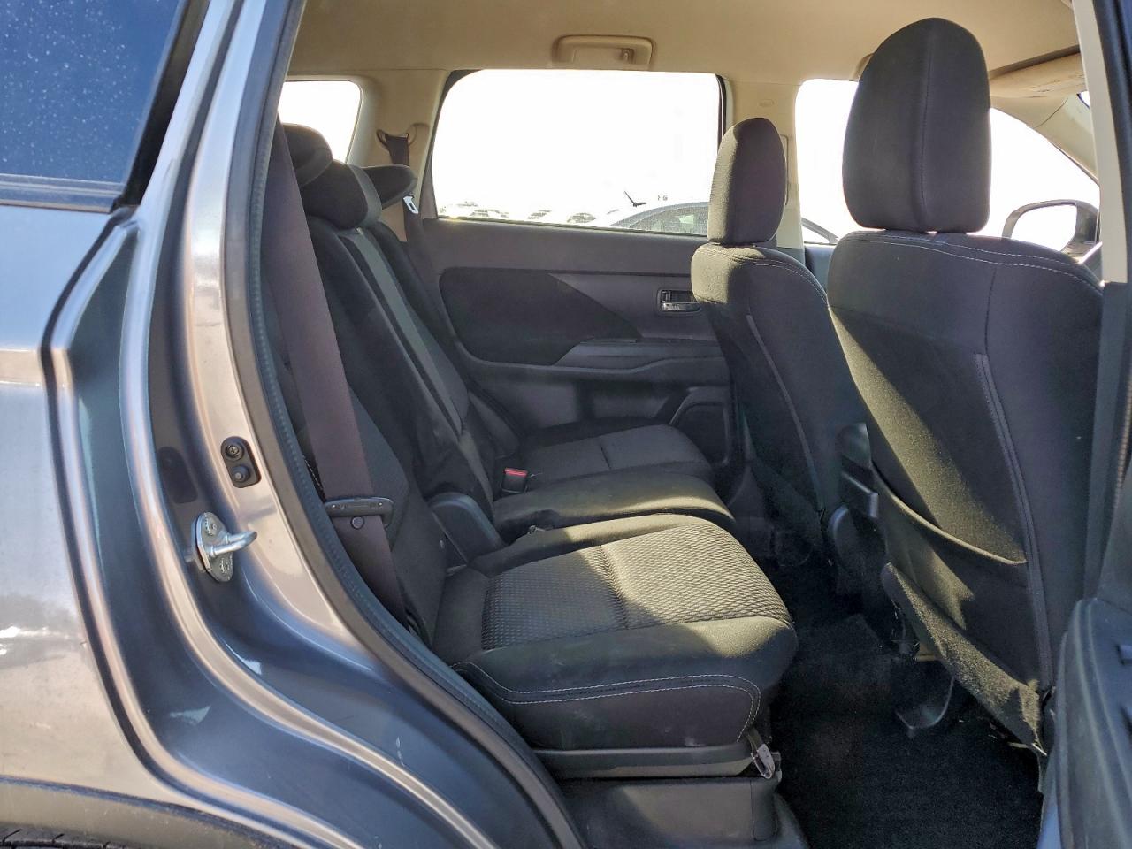 Mitsubishi Outlander Es Image 13