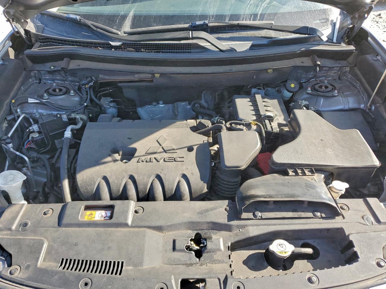 Mitsubishi Outlander Es Image 9