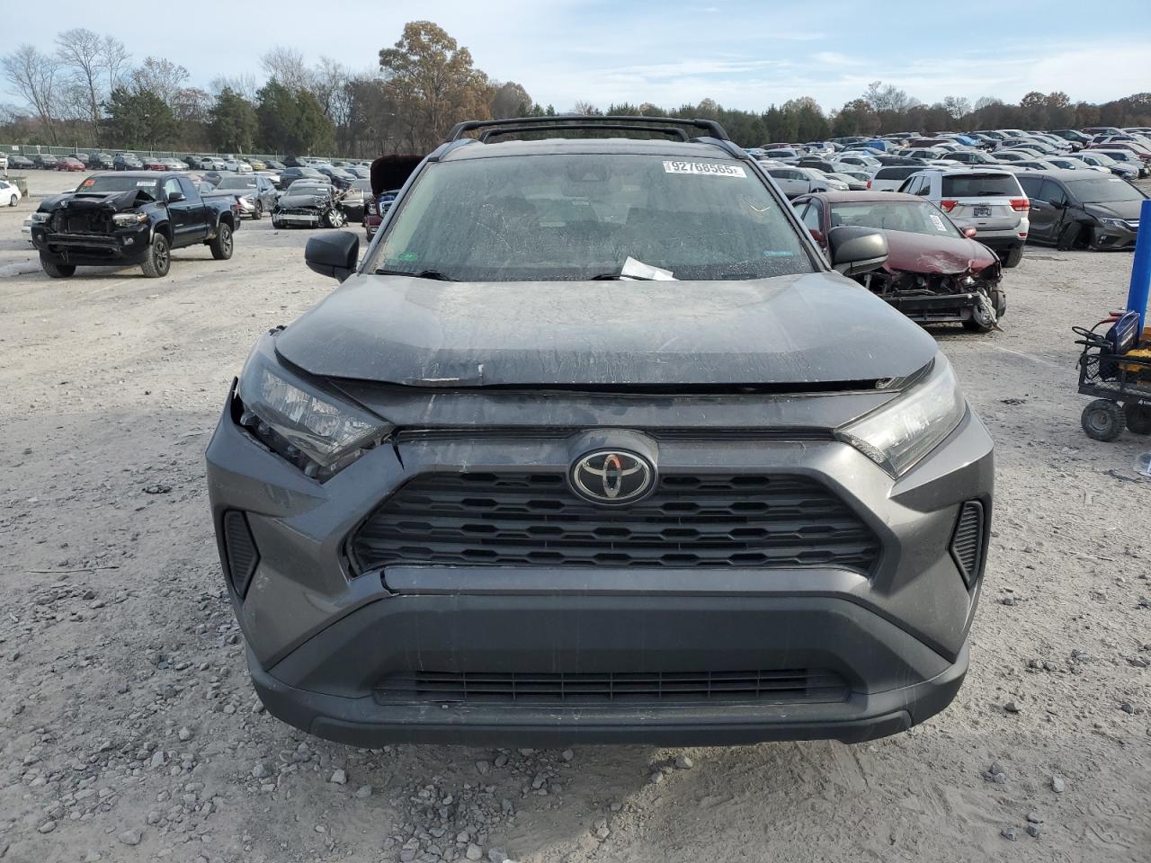 Toyota RAV4 Le Image 5