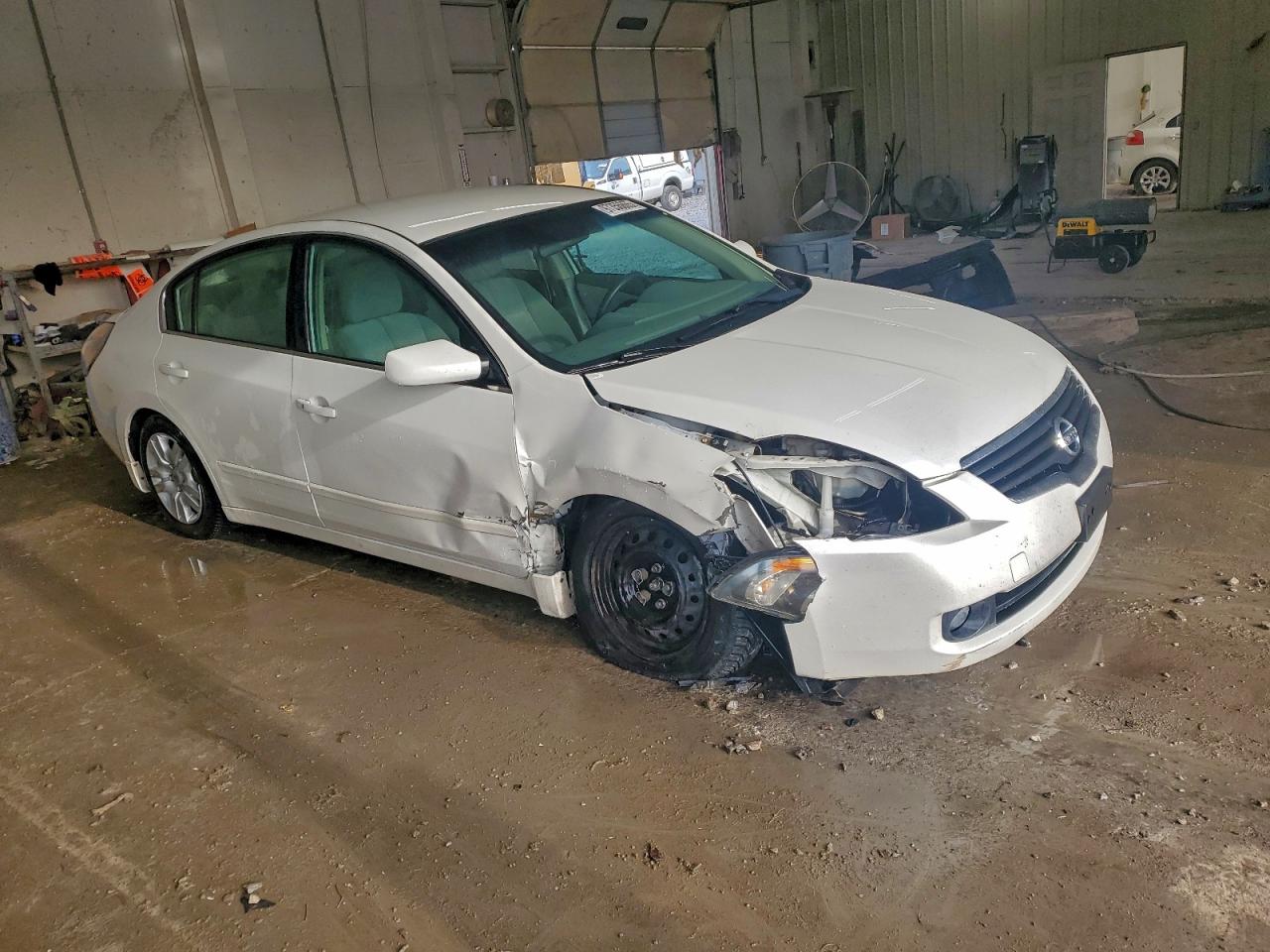 Nissan Altima 2.5 Image 2