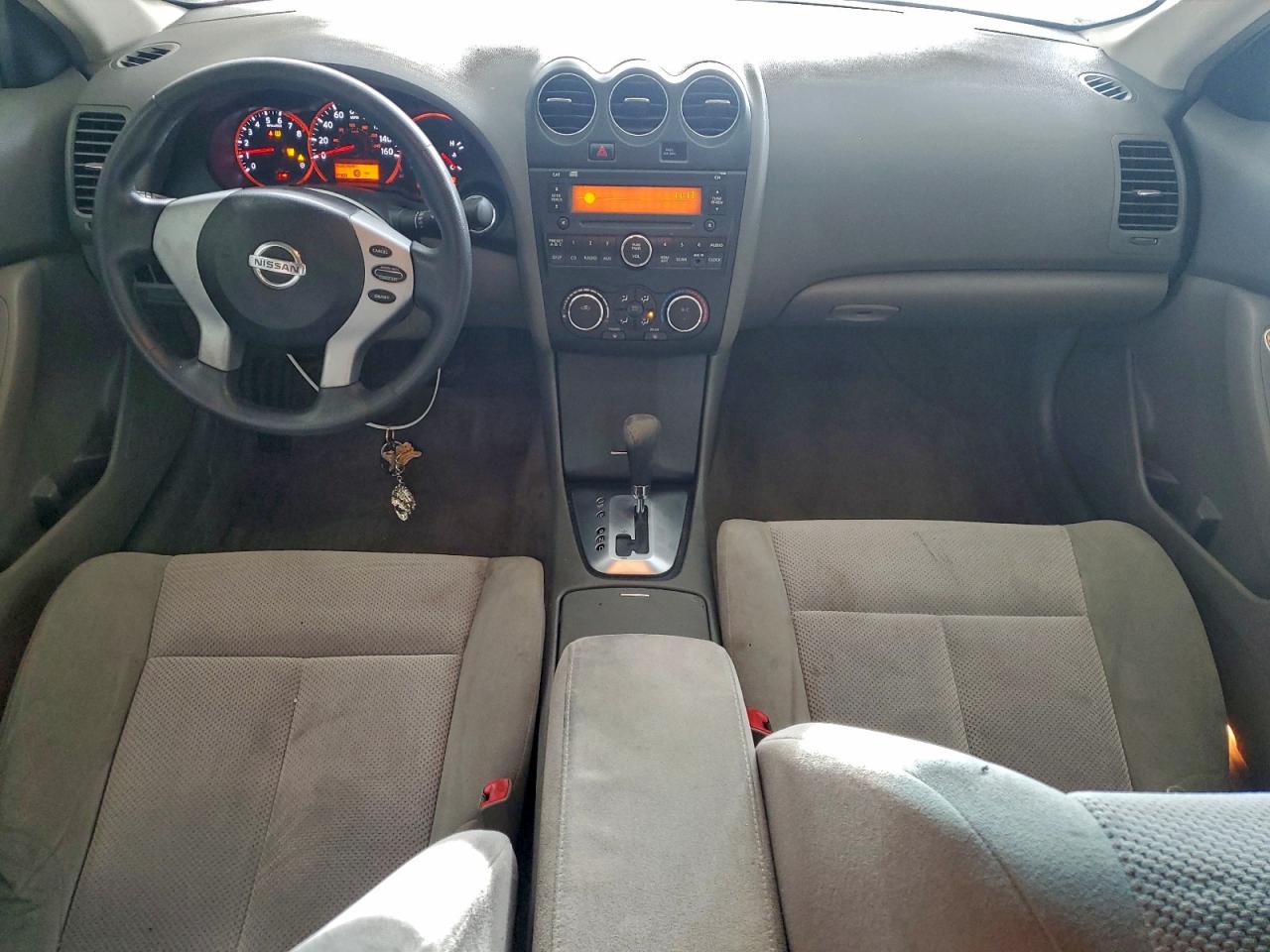 Nissan Altima 2.5 Image 8