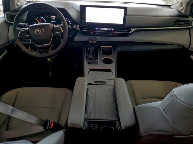 Toyota Sienna Xle Image 9
