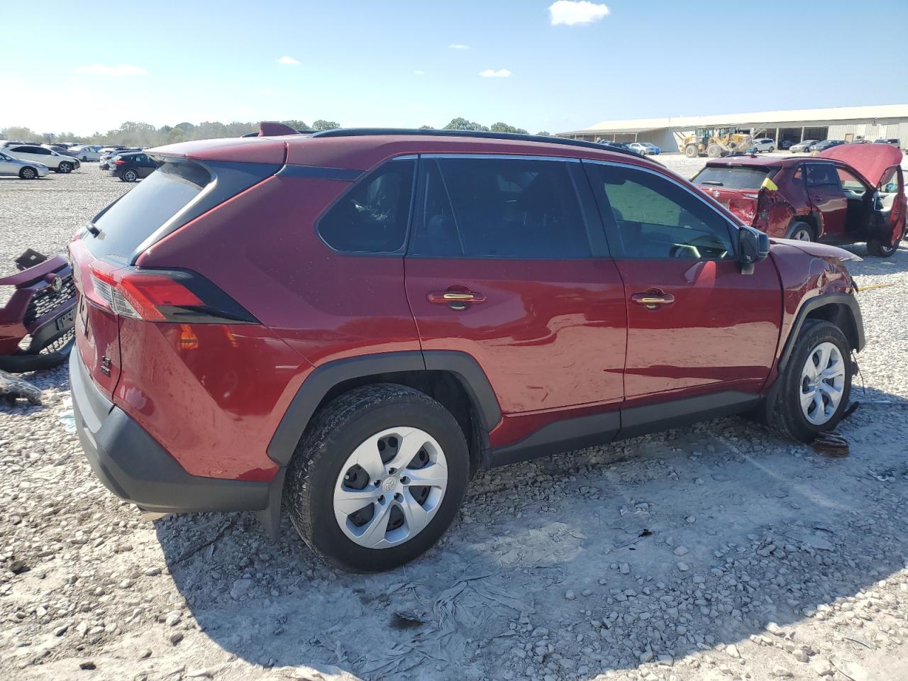 Toyota RAV4 Le Image 4