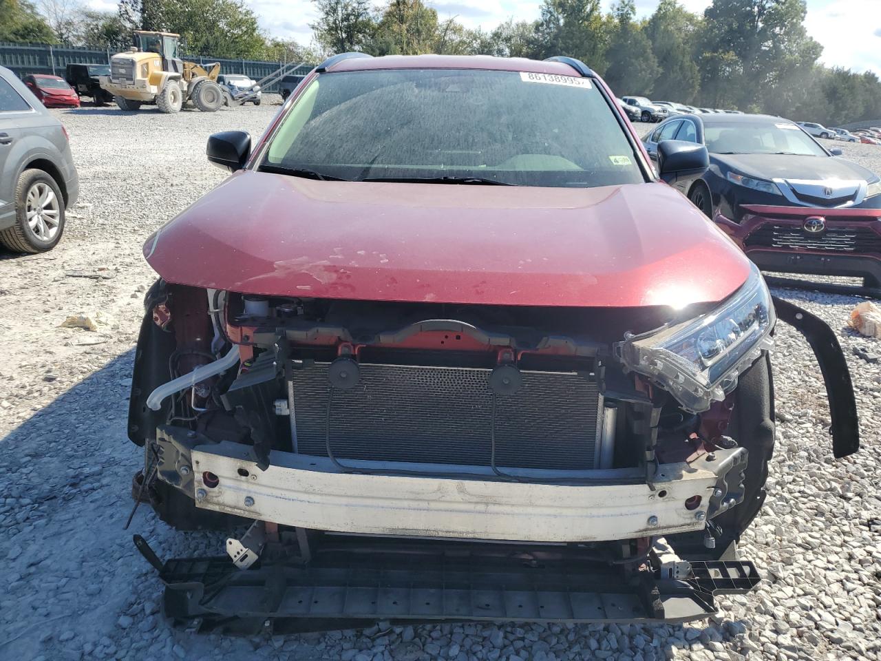 Toyota RAV4 Le Image 13