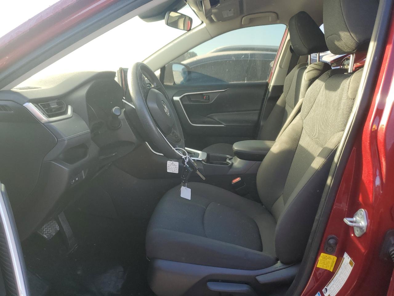 Toyota RAV4 Le Image 6