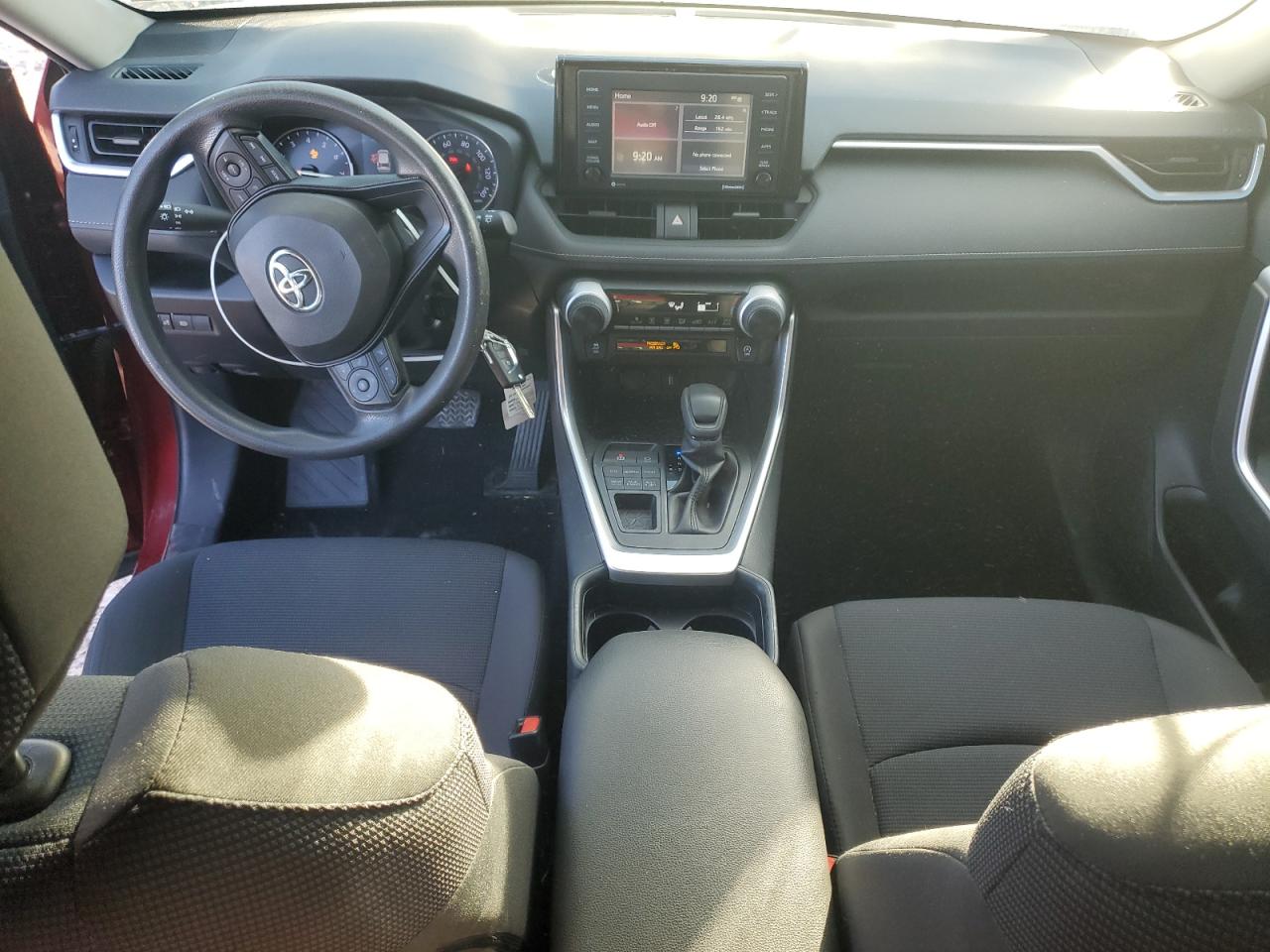 Toyota RAV4 Le Image 2