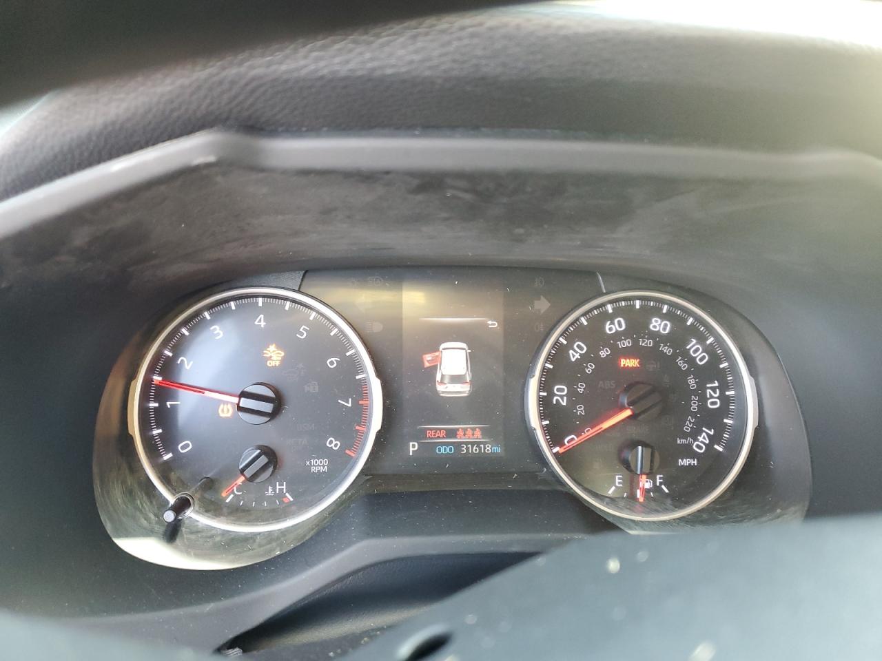 Toyota RAV4 Le Image 5