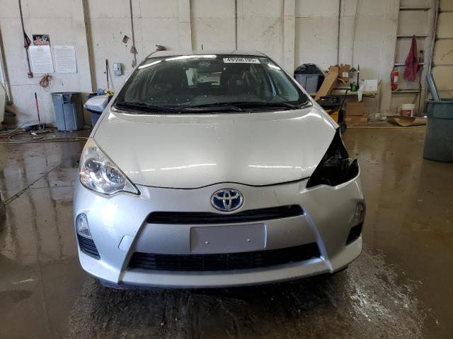Toyota Prius Image 6