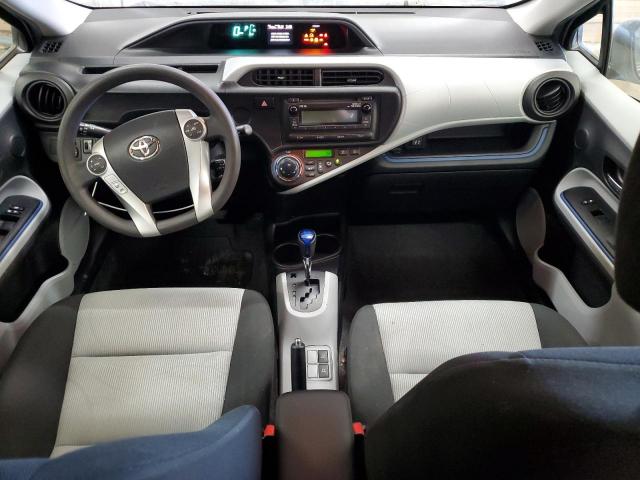 Toyota Prius Image 11