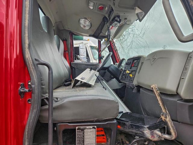 International 4400 4400 Image 3