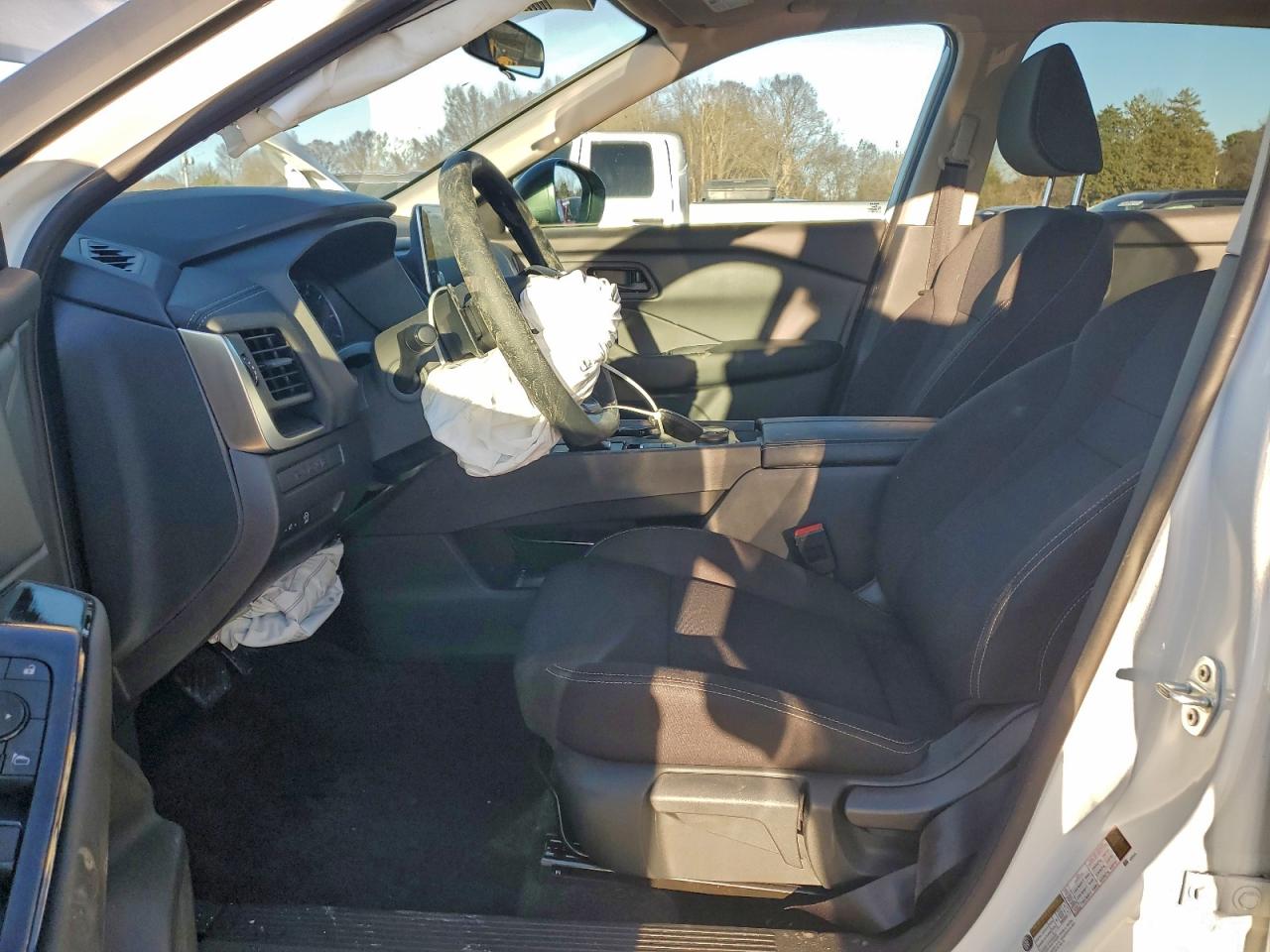 Nissan Rogue S Image 6