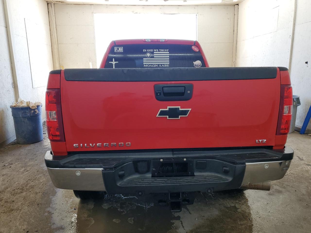 Chevrolet Silverado K2500 Heavy Duty Ltz Image 12