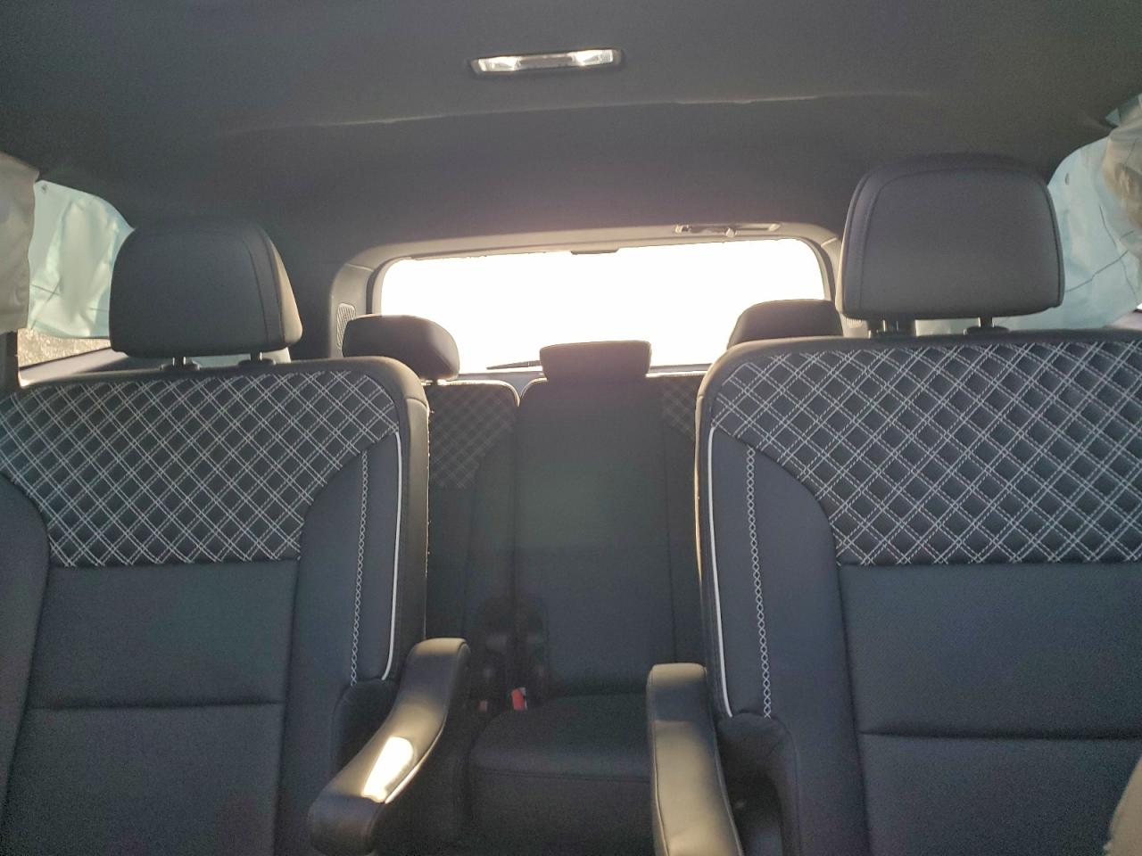 GMC Acadia Denali Image 8