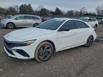  Salvage Hyundai ELANTRA