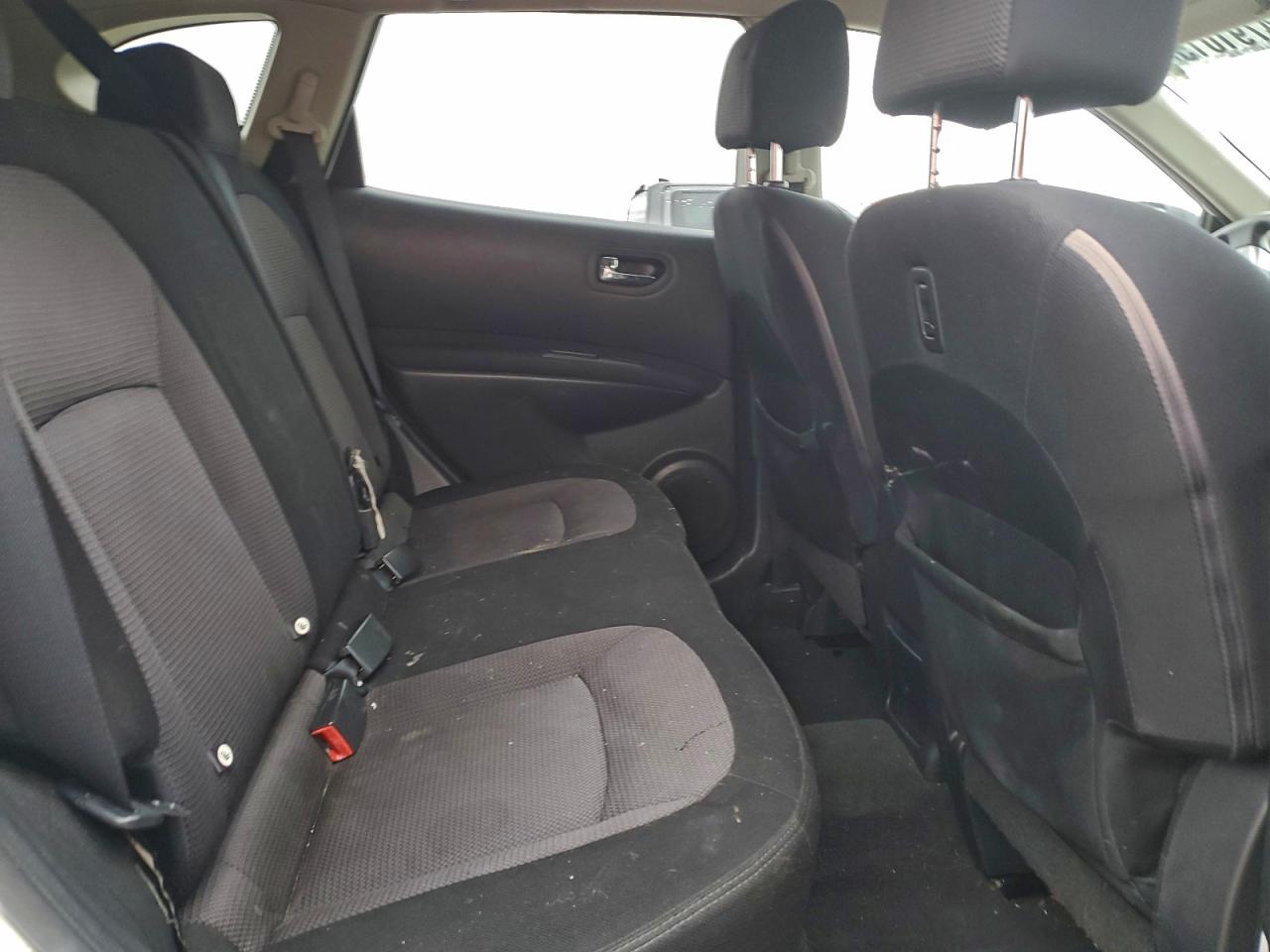 Nissan Rogue S Image 6