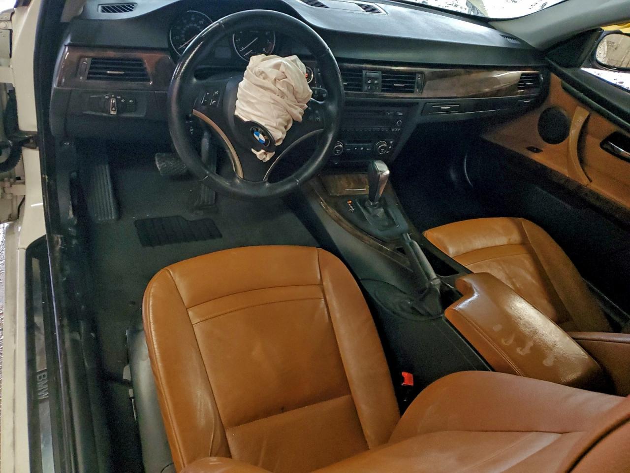 BMW 3 Series I Image 12