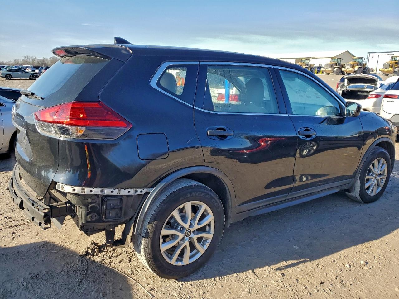 Nissan Rogue S Image 5