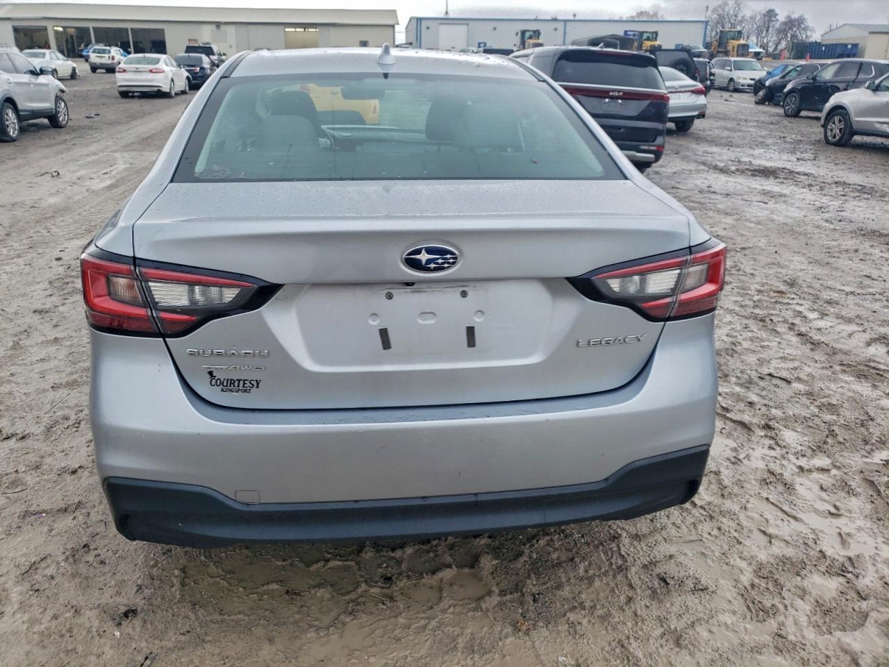 Subaru Legacy Premium Image 6