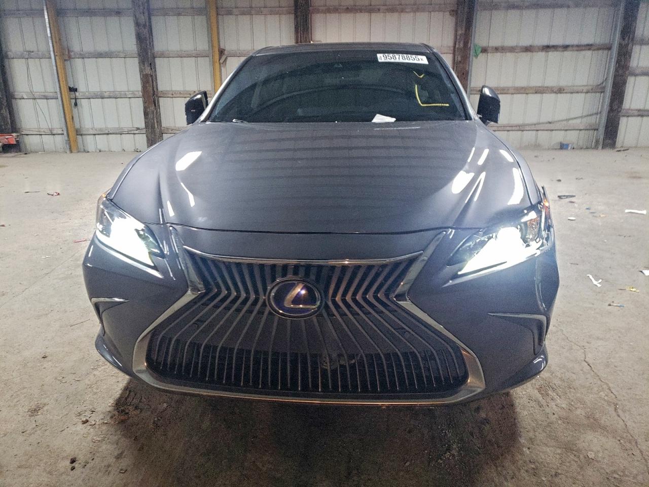 Lexus Es 300h Image 10