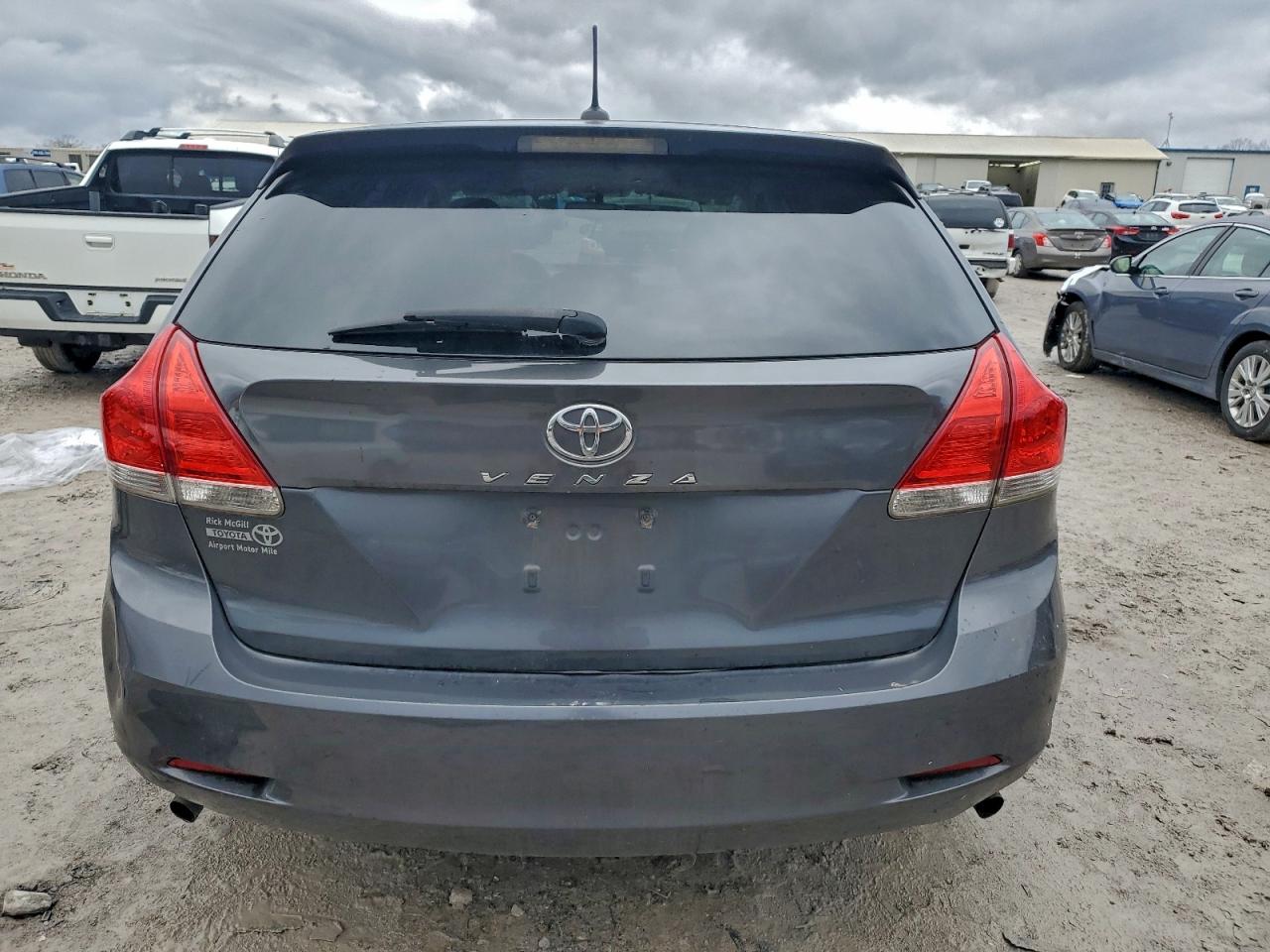 Toyota Venza Image 3