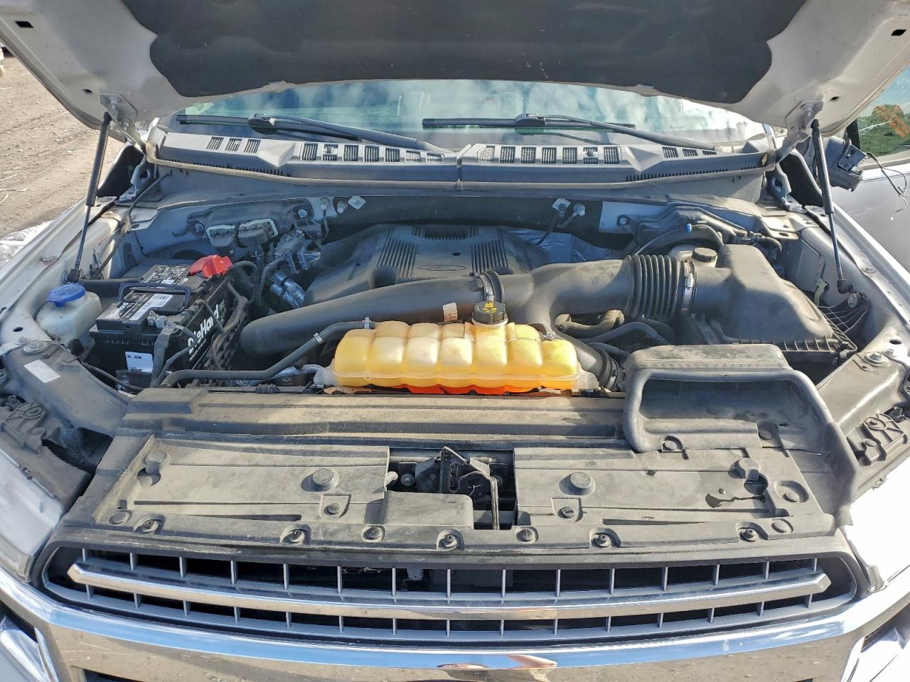 Ford F-150 Supercrew Image 6