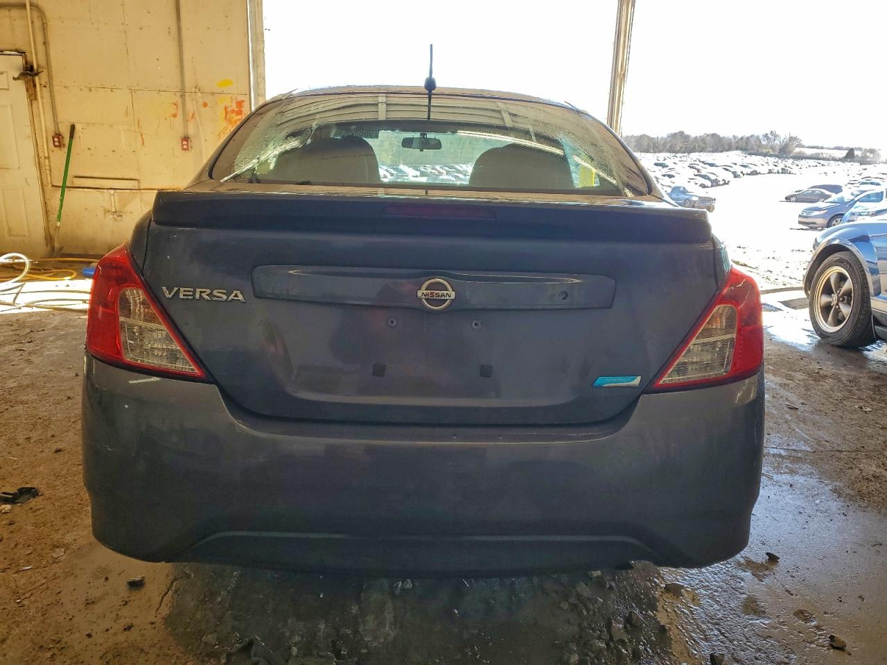 Nissan Versa S Image 3