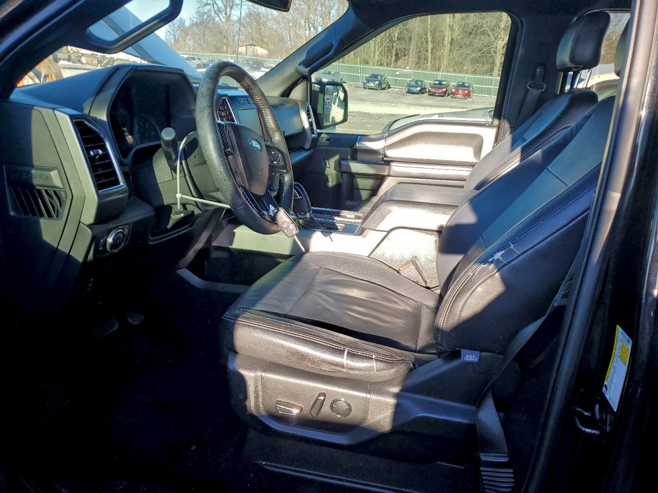 Ford F-150 Supercrew Image 3