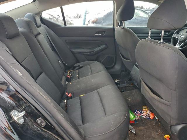 Nissan Altima S Image 8