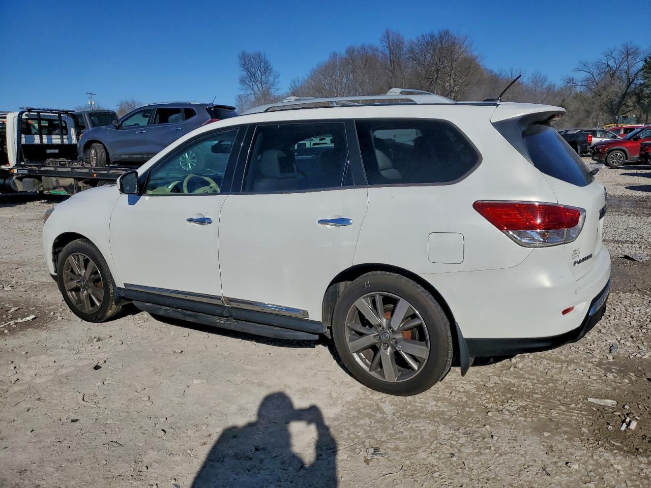 Nissan Pathfinder S Image 6