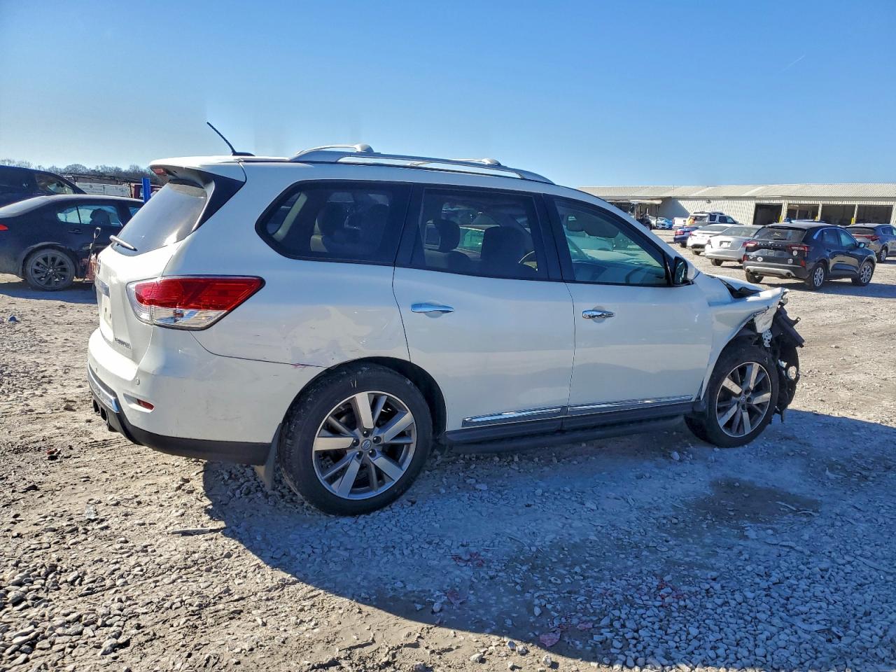 Nissan Pathfinder S Image 12