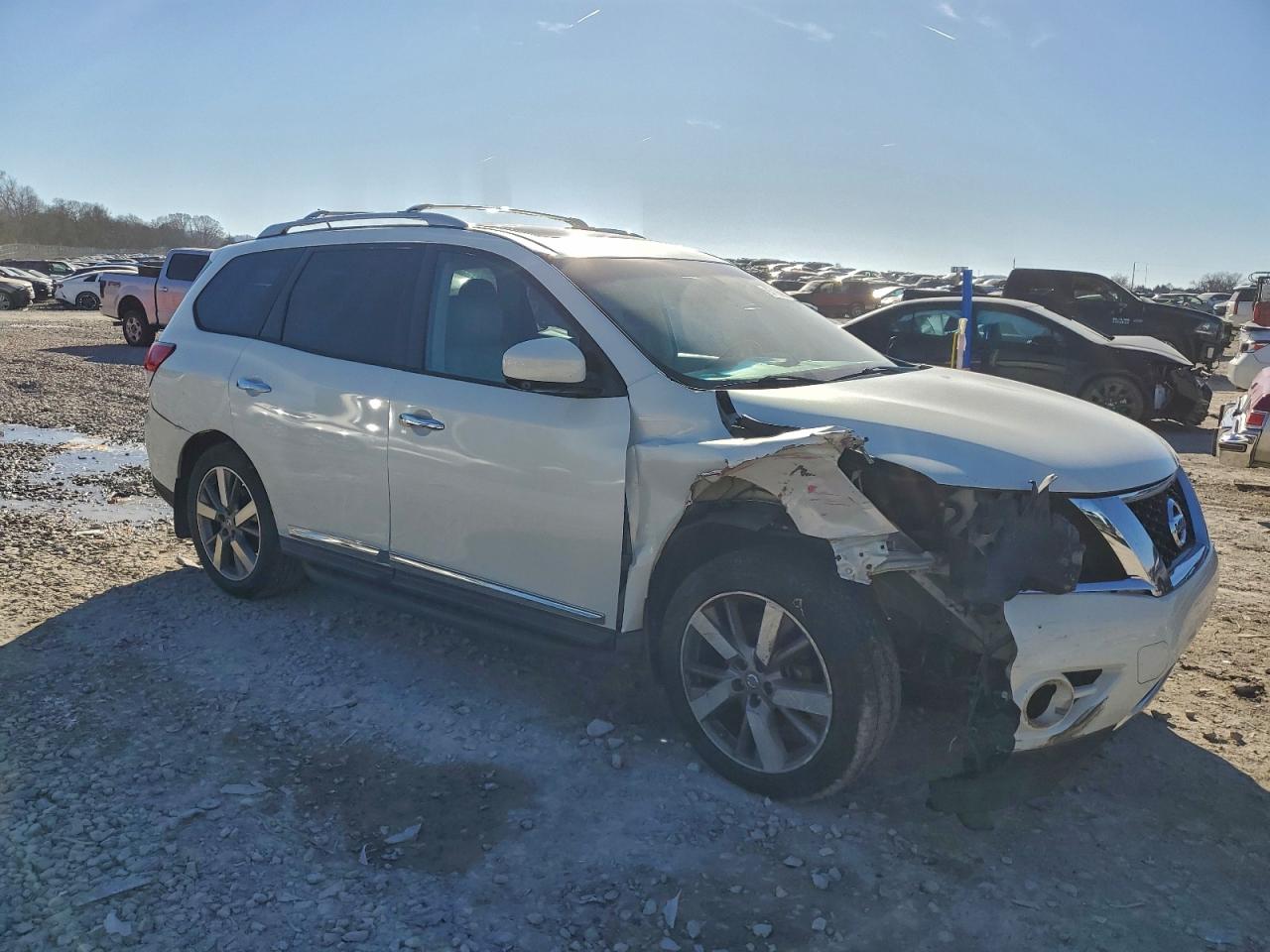 Nissan Pathfinder S Image 13